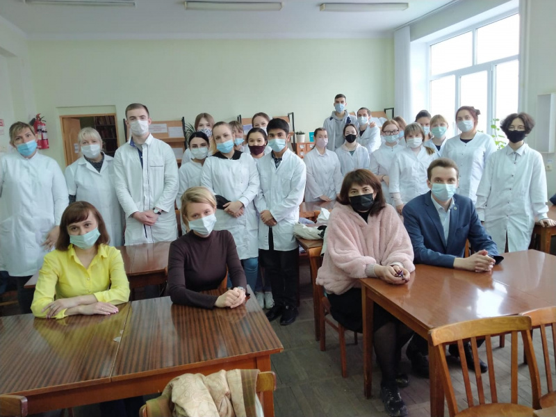 Специалисты Волгоградского медицинского университета прочитали лекцию о репродуктивном здоровье подростков